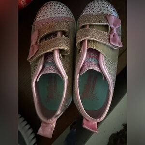 Kids light up sketchers sneakers